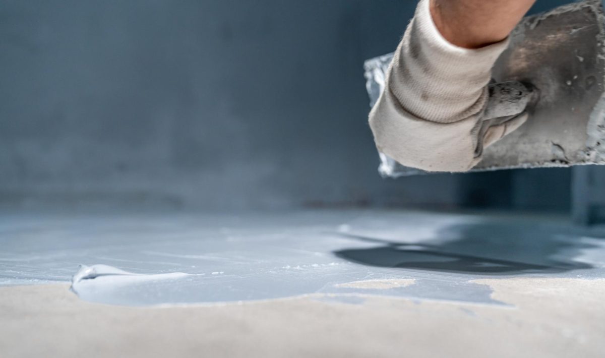 Comment un professionnel garantit une chape liquide parfaite ?