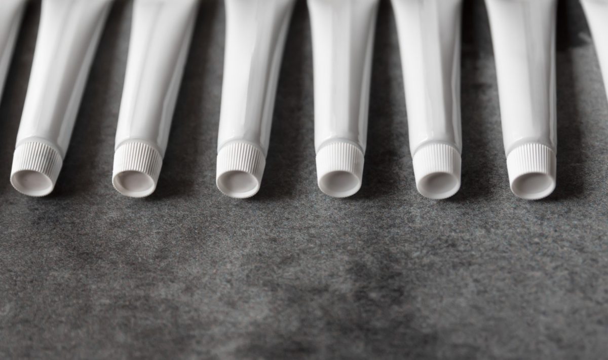 Colles industrielles : des solutions de collage essentielles pour l’industrie